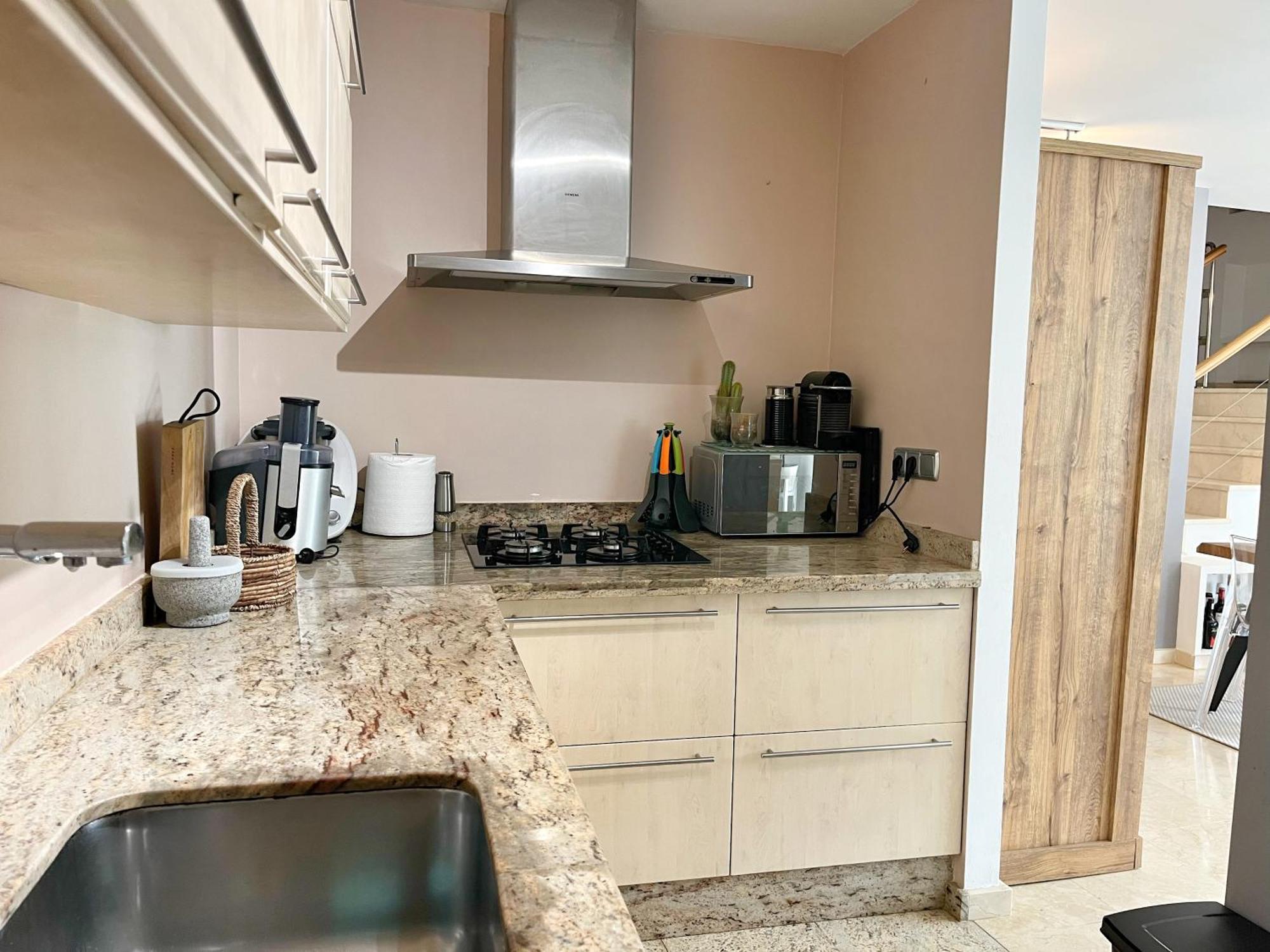 Ojen Penthouse Apartment Bagian luar foto